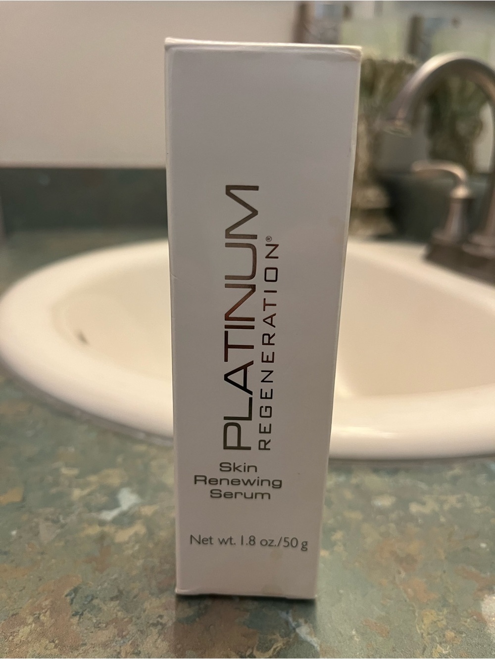 BeautiControl Platinum Regeneration Skin Renewing Serum - White & Gold